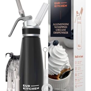 EurKitchen Siphon Chantilly en Aluminium - Siphon à Crème Chantilly – Machine à Chantilly avec 3 Douilles de Décoration & Brosse de Nettoyage – Capacité de 500 ML – Cartouches N2O (Non Fournies)